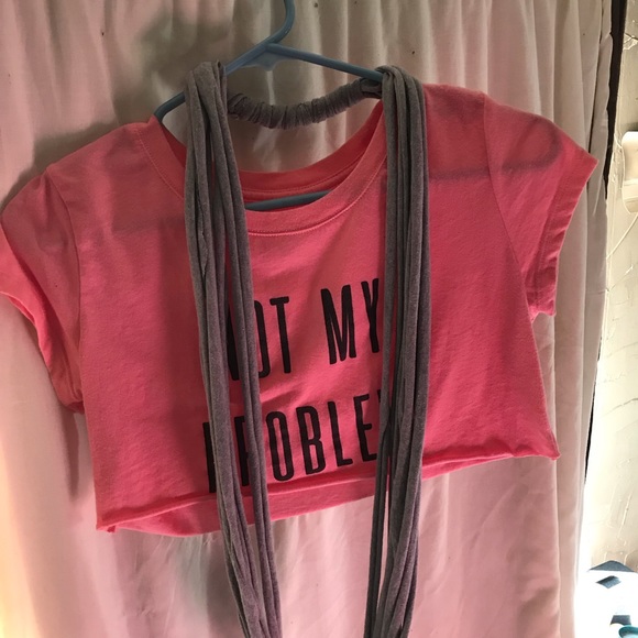 Scarf and T-Shirt Combo - Picture 3 of 6